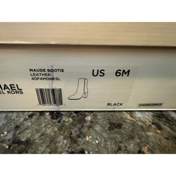 MICHAEL KORS MAUDE 100% LEATHER CLASSIC BOOT IN COLOR BLACK $278 MSRP SIZE 6M - Picture 6 of 7